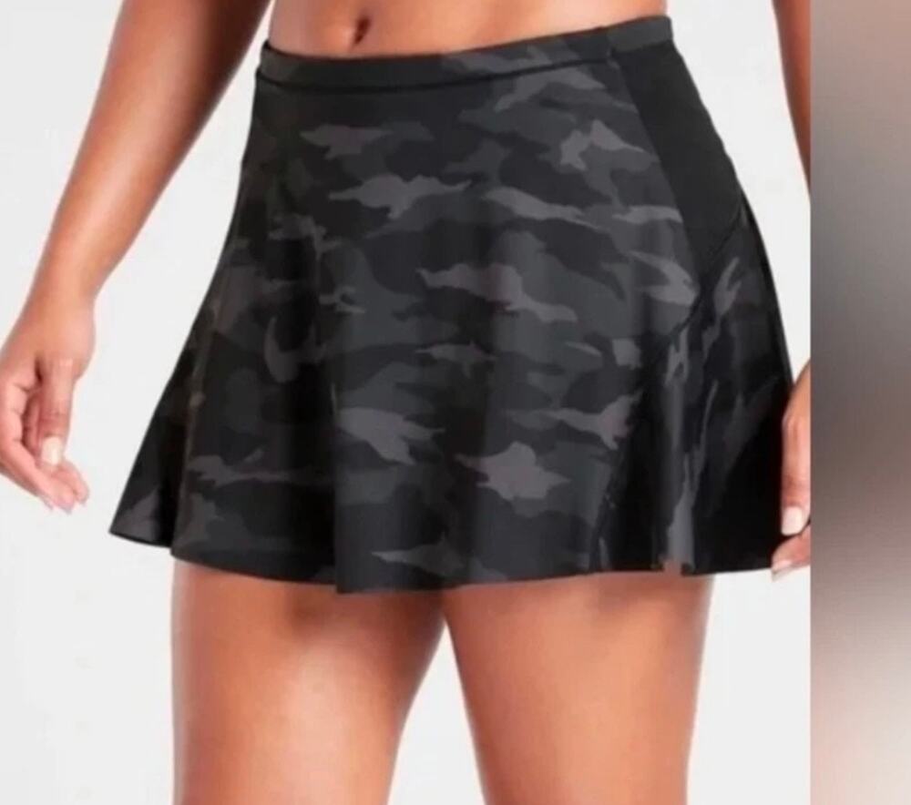 Athleta Gray Black Camo Match Point Skort Skirt Size Medium
